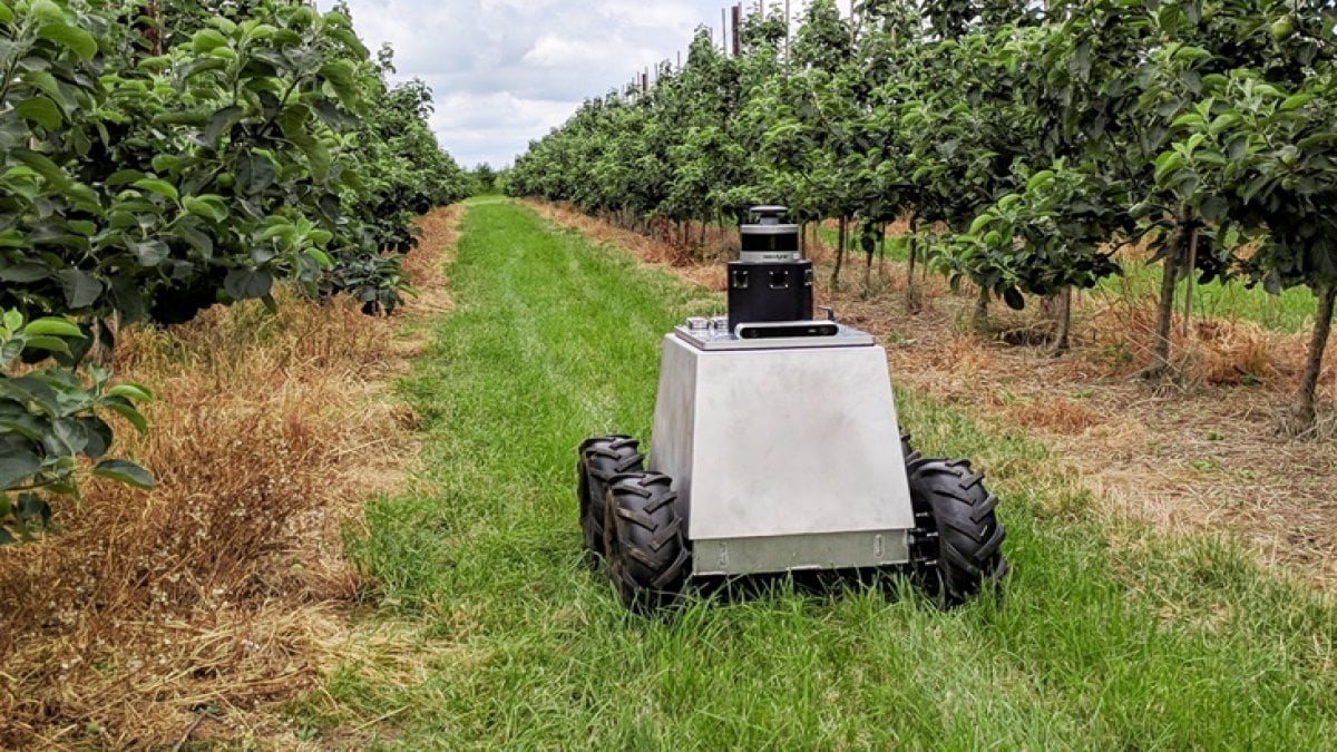 tarlada-robot-devrimi-gelecegin-ciftcileri-geliyor-uHer5SJ3.jpg