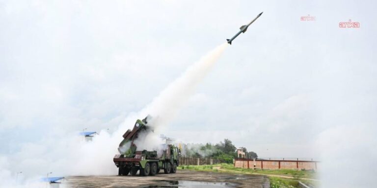 hindistan-yeni-silah-sistemini-test-etti-NOd17snT.jpg